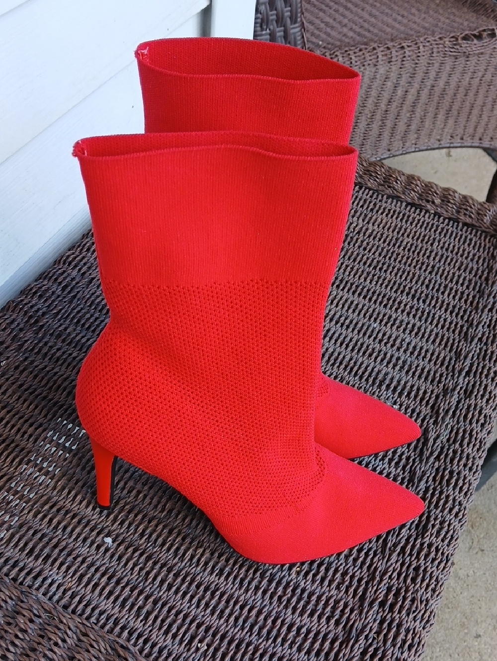 Brash Red Pointed-Toe Stretch-Knit Mid-Calf Heeled Boots